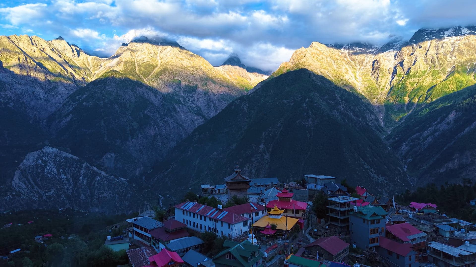 Kalpa's rooftops beneath the Kinner Kailash range
