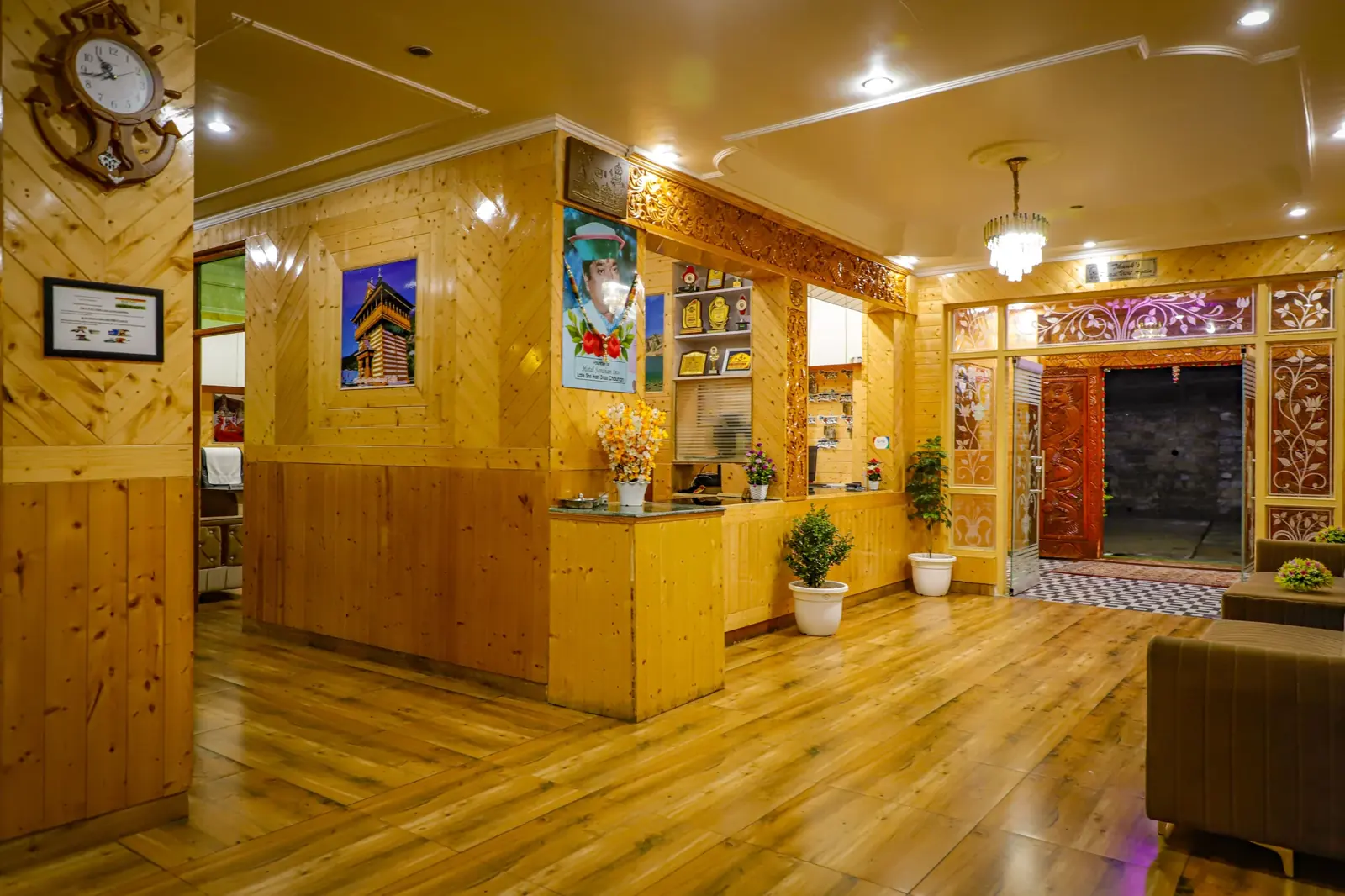 Pine-panelled reception and lobby